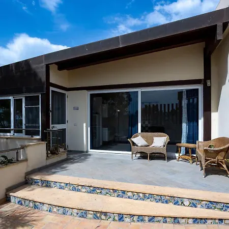 Sea House *
